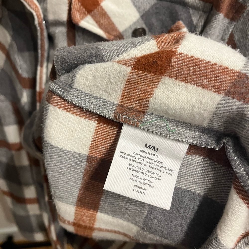 Plaid Button-Up Jacket / Shacket - Picture 5 of 5